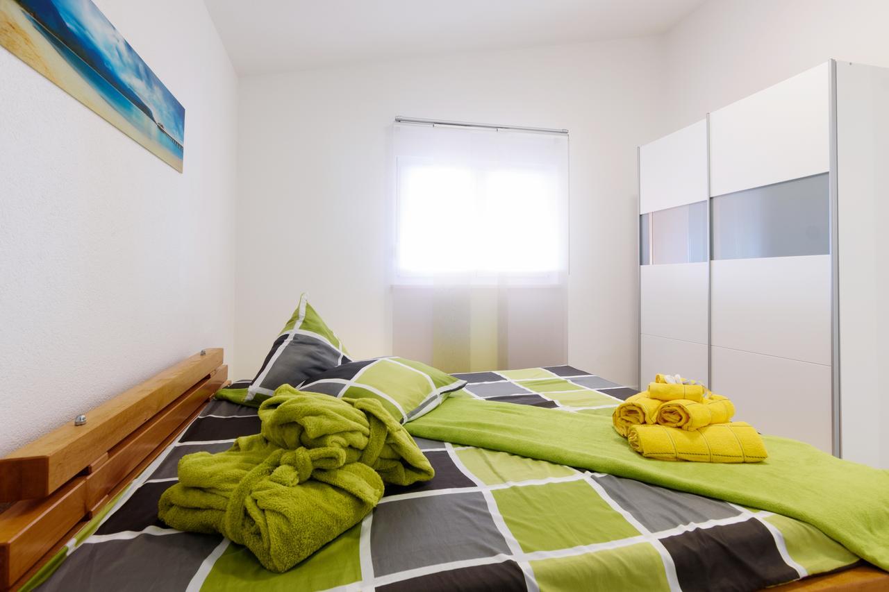 Studio Apartment Maslina Горни-Карин Экстерьер фото