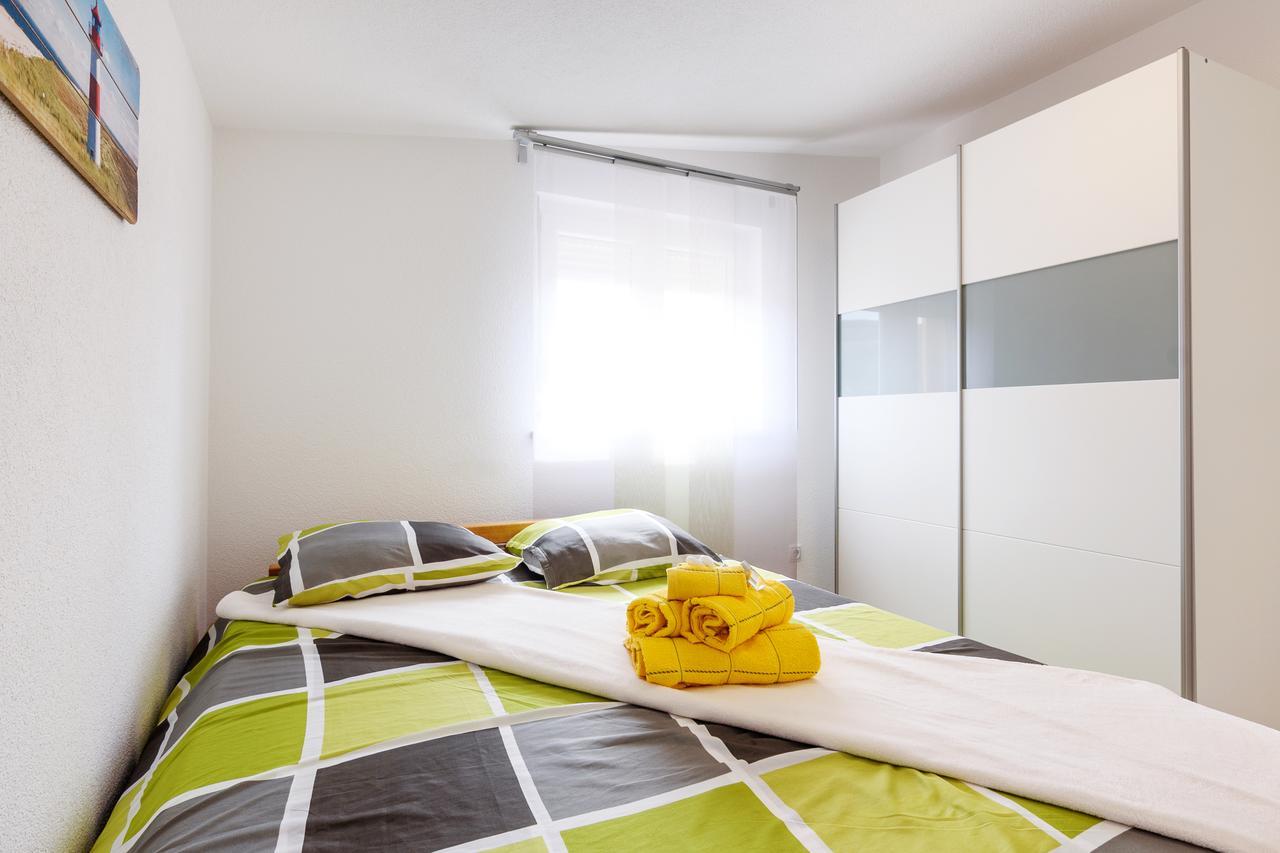 Studio Apartment Maslina Горни-Карин Экстерьер фото