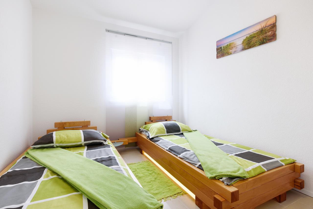 Studio Apartment Maslina Горни-Карин Экстерьер фото