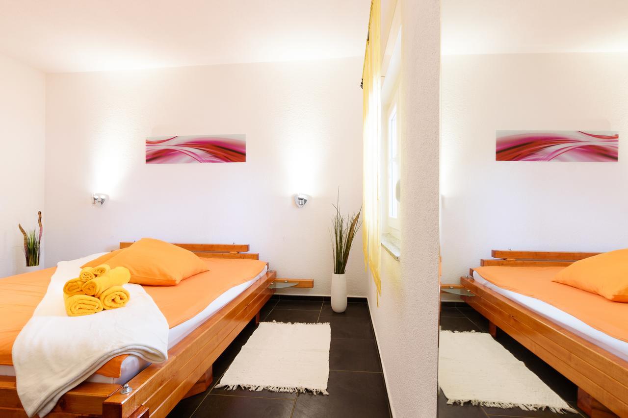 Studio Apartment Maslina Горни-Карин Экстерьер фото